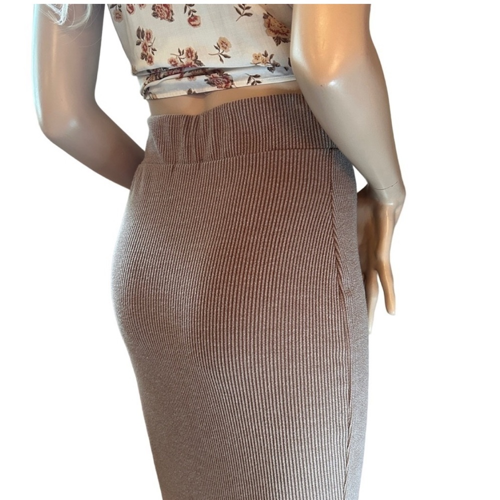 Ribbed dark Tan Midi Skirt - Picture 7 of 10